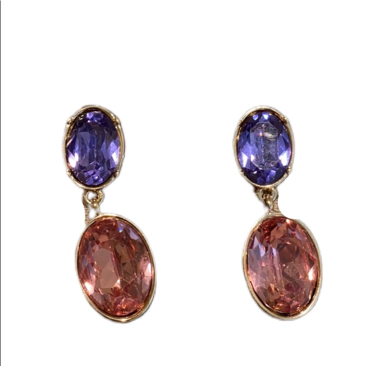 Tahari Clip Earrings Nwt 9$